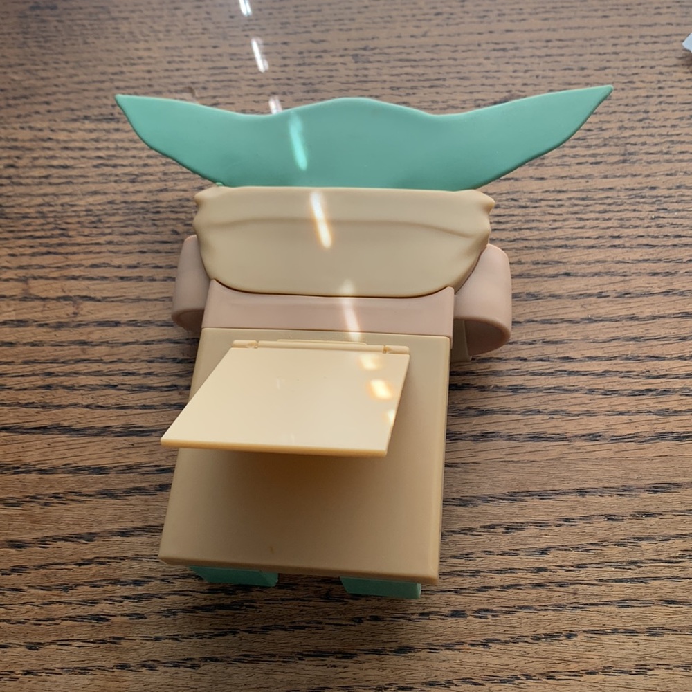 Baby Yoda Grogo Cell Phone Holder - Picture 2 of 4